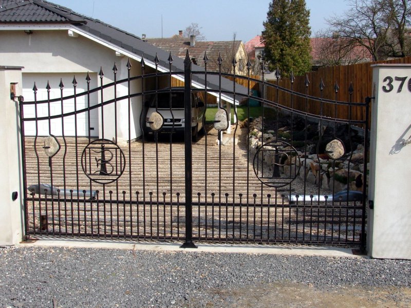 Brána